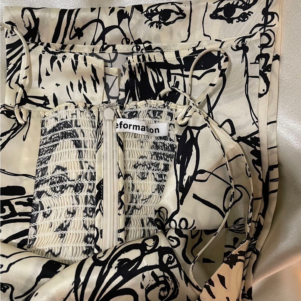 Reformation Frankie Silk Dress in Vogue *NEW* - Picture 6 of 7